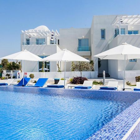 Blue Diamond Beach Villas Paphos Buitenkant foto