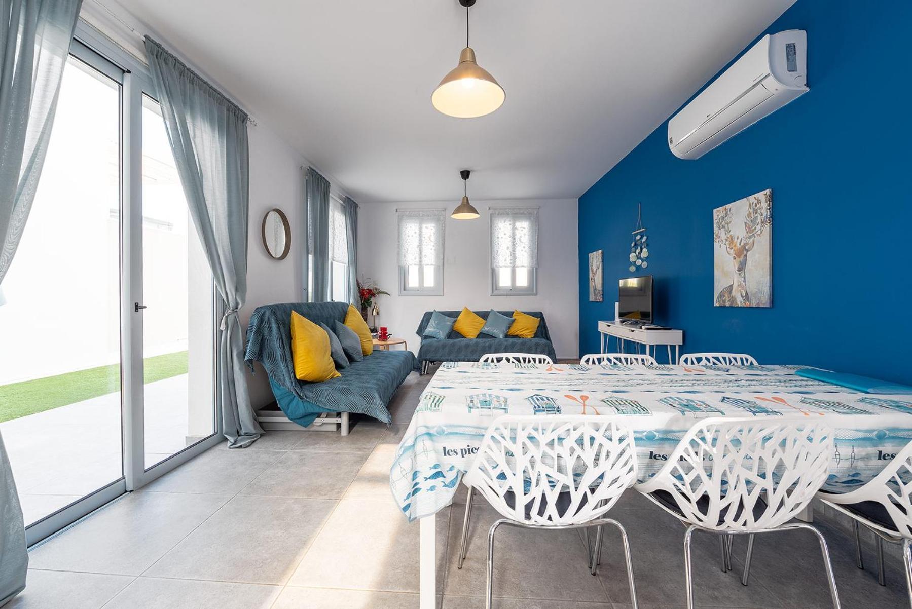 Blue Diamond Beach Villas Paphos Buitenkant foto