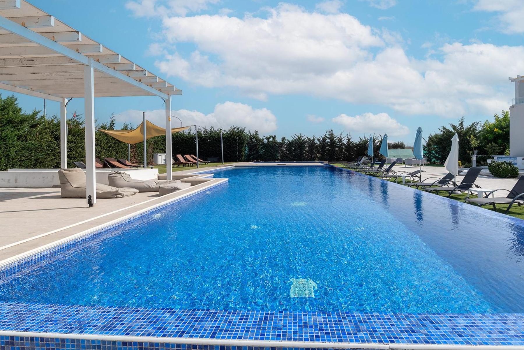 Blue Diamond Beach Villas Paphos Buitenkant foto