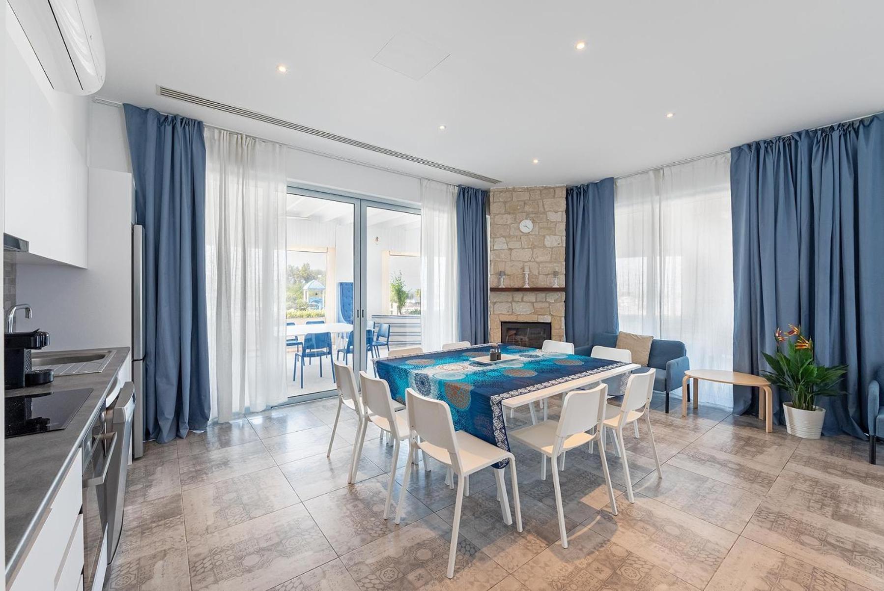 Blue Diamond Beach Villas Paphos Buitenkant foto