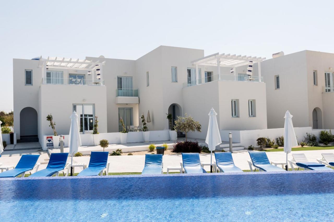 Blue Diamond Beach Villas Paphos Buitenkant foto