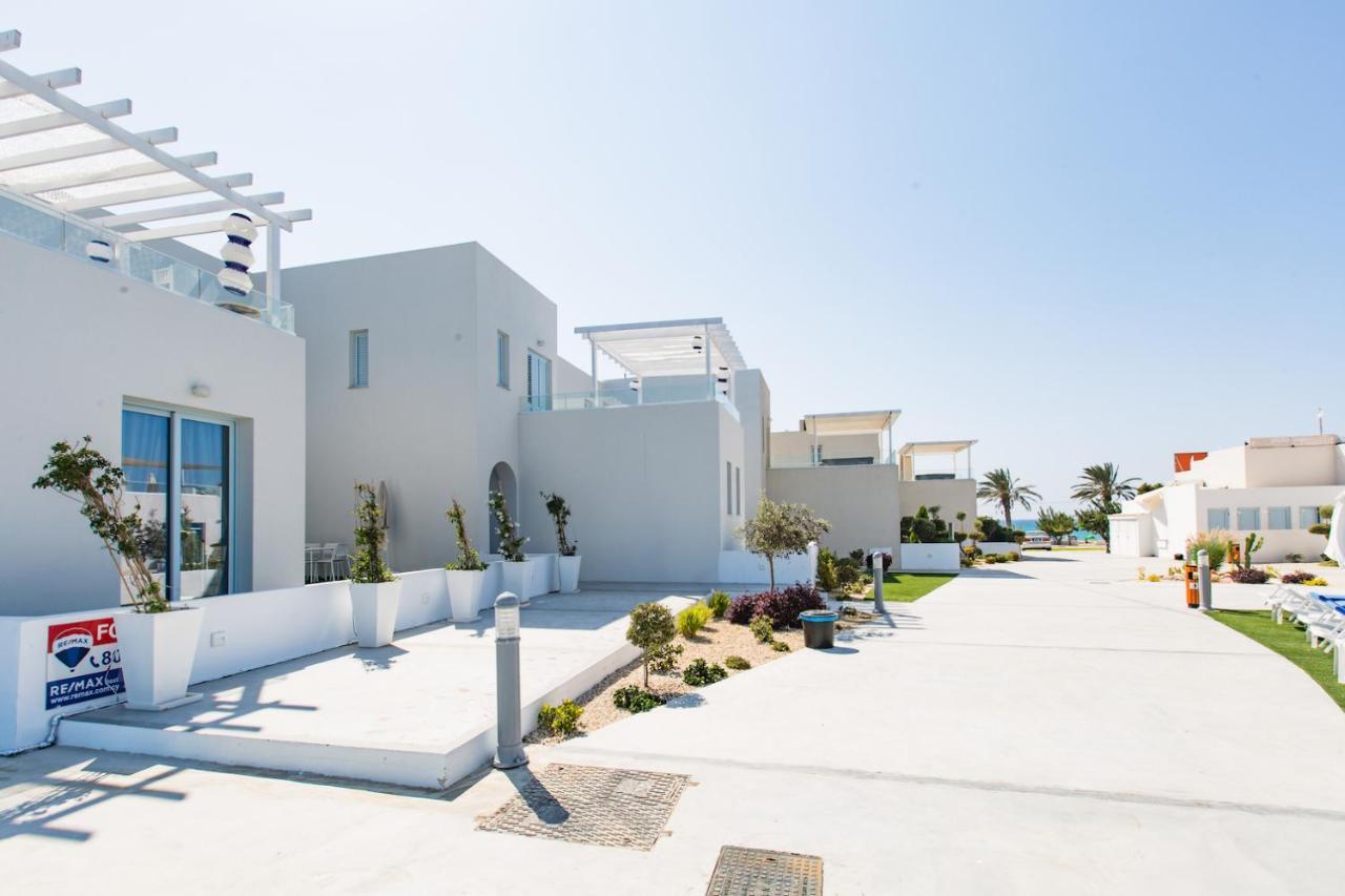 Blue Diamond Beach Villas Paphos Buitenkant foto