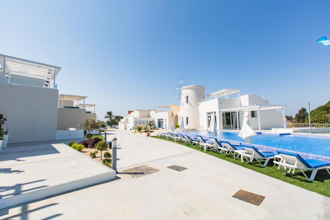 Blue Diamond Beach Villas Paphos Buitenkant foto