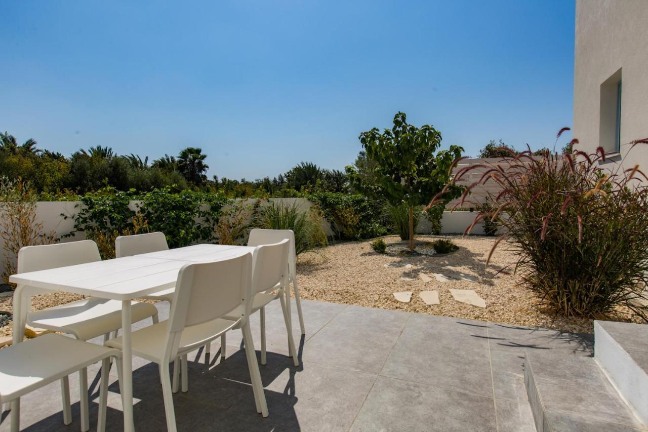 Blue Diamond Beach Villas Paphos Buitenkant foto