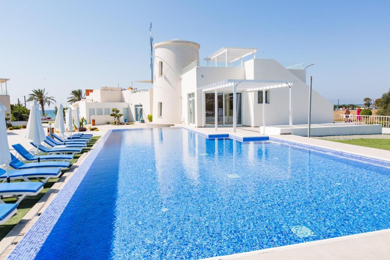 Blue Diamond Beach Villas Paphos Buitenkant foto