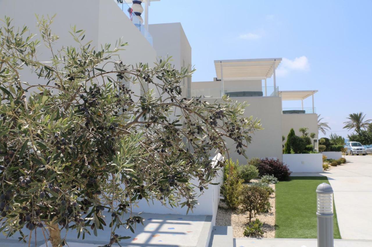 Blue Diamond Beach Villas Paphos Buitenkant foto