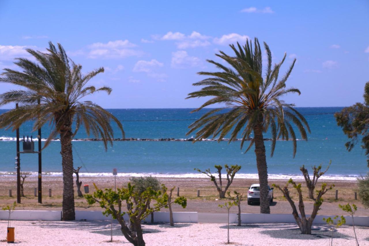 Blue Diamond Beach Villas Paphos Buitenkant foto